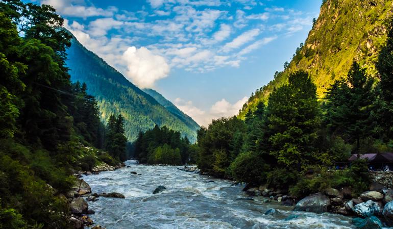 2 Nights and 3 Days in Manali via Volvo Bus