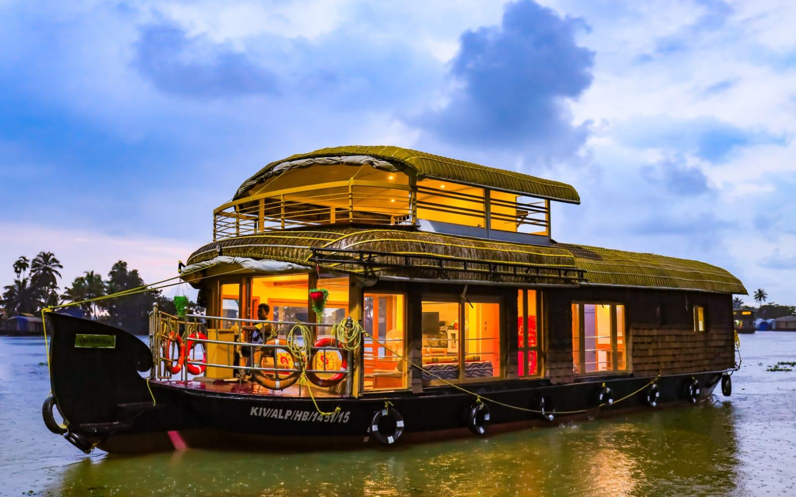 3N Charming Kerala with Houseboat Stay