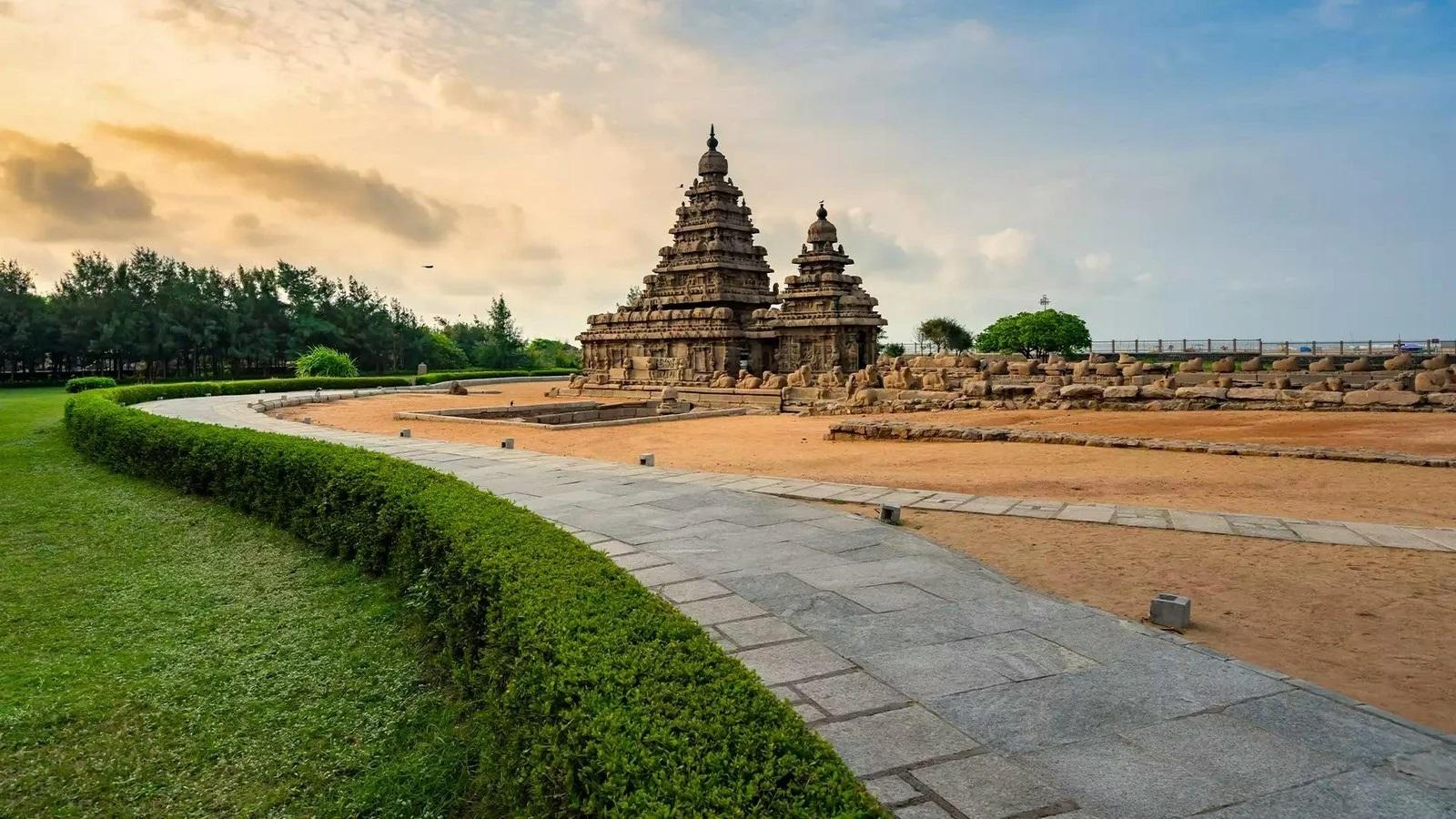 4 Nights & 5 Days Exotic South India Package