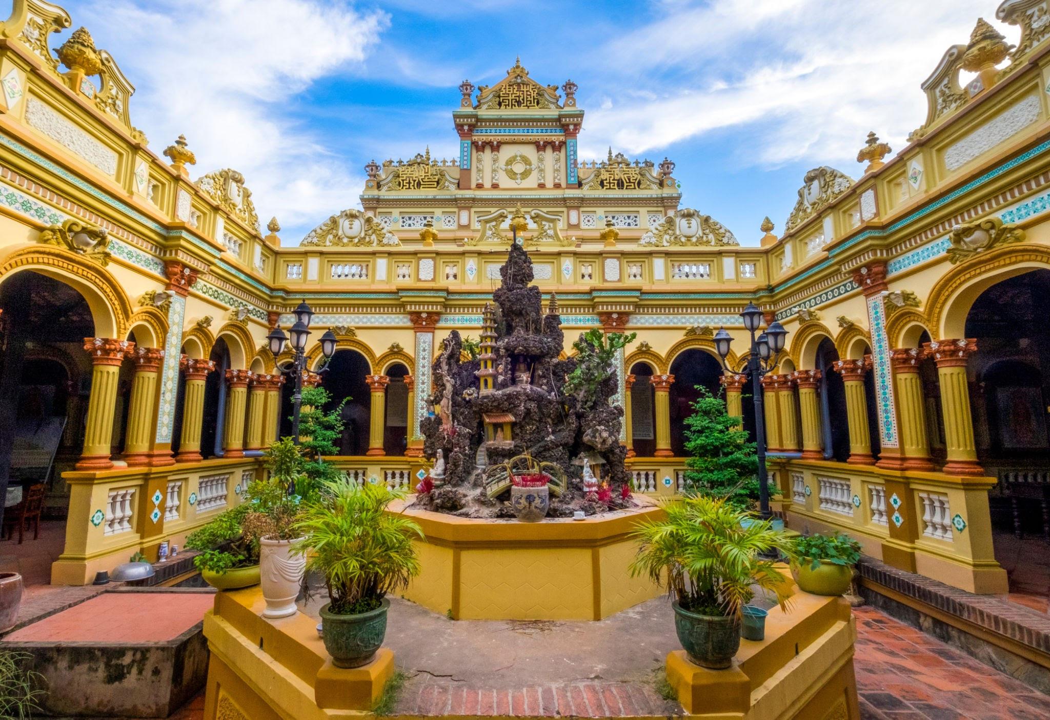 6N Vietnam with Hanoi, Ho Chi Minh and Halong Bay Cruise