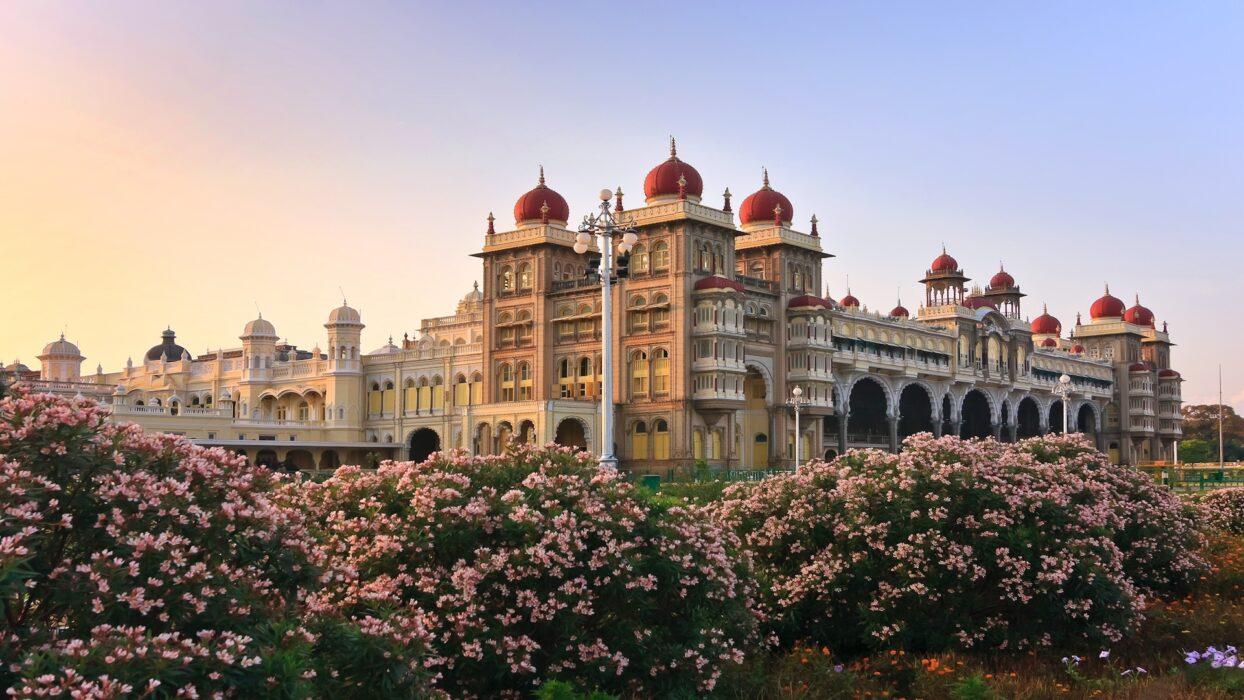 7N Karnataka - Bangalore, Mysore, Ooty And Kodaikanal - Saffron Suites