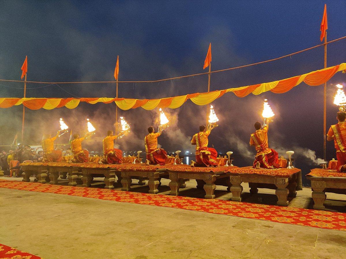 Day Tour of Kashi Special Darshan & Ganga Aarti